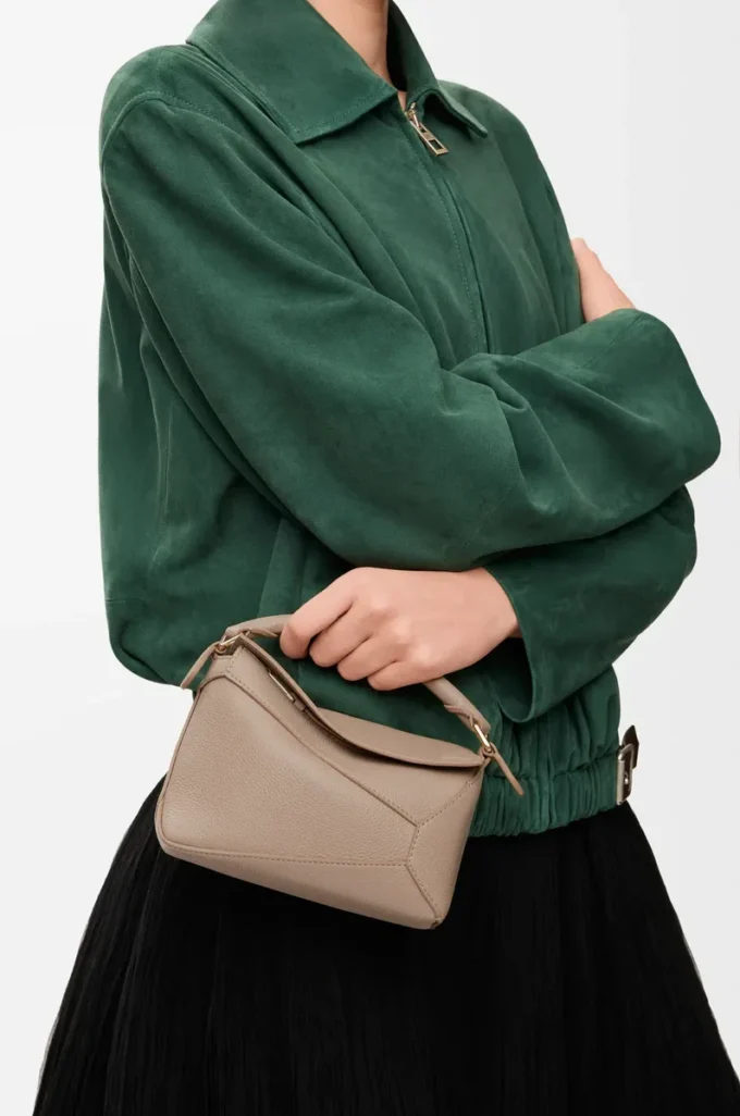 Mini sac Puzzle Edge en cuir de veau grainé souple couleur sable