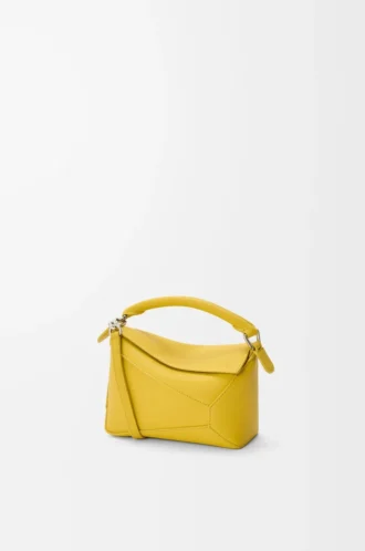 Mini sac Puzzle Edge en cuir de veau grainé souple Dandelion