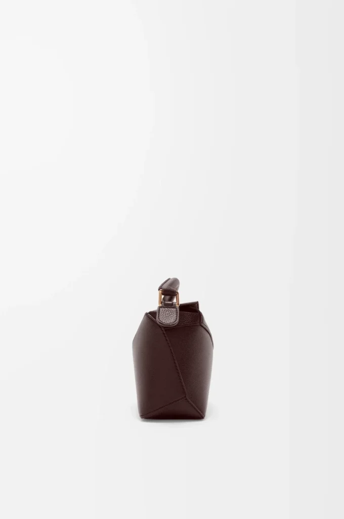 Mini sac Puzzle Edge en cuir de veau grainé souple Dark Chestnut