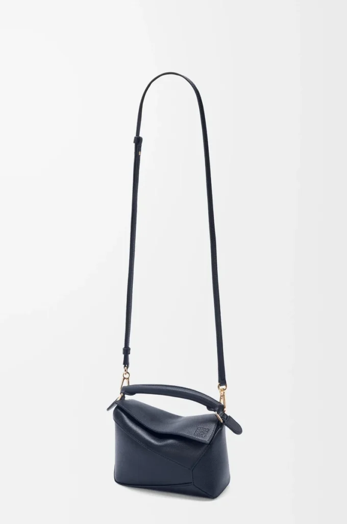 Mini sac Puzzle Edge en cuir de veau grainé souple Deep Navy