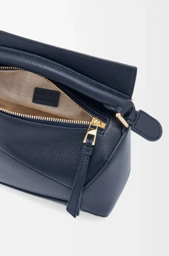 Mini sac Puzzle Edge en cuir de veau grainé souple Deep Navy