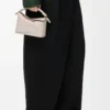 Mini sac Puzzle Edge en cuir de veau grainé souple Light Ghost