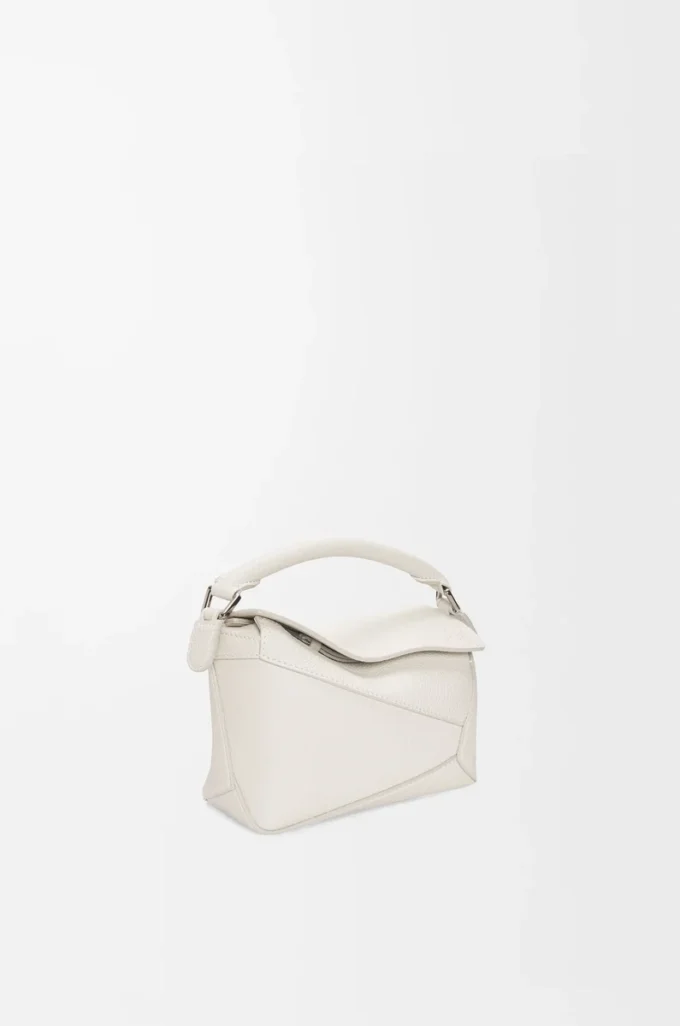 Mini sac Puzzle Edge en cuir de veau grainé souple Light Ghost