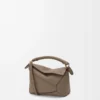Mini sac Puzzle Edge en cuir de veau grainé souple Taupe