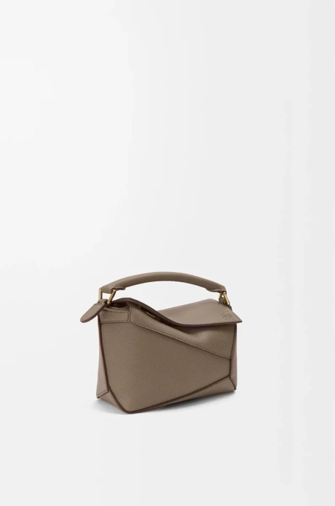 Mini sac Puzzle Edge en cuir de veau grainé souple Taupe