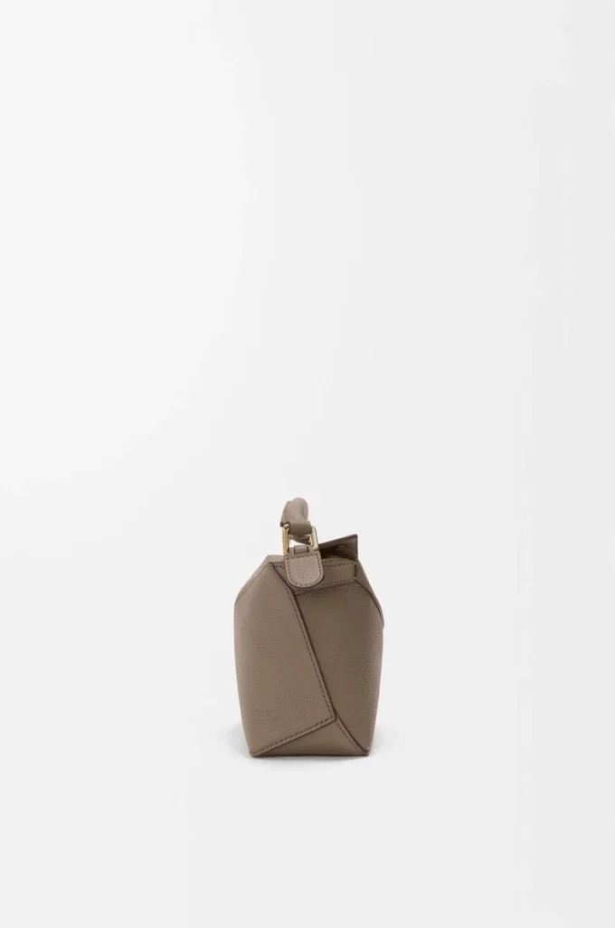 Mini sac Puzzle Edge en cuir de veau grainé souple Taupe