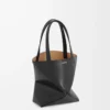 Mini sac Puzzle Fold en cuir de veau brillant noir Mini sac Puzzle Fold en cuir de veau brillant noir