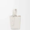 Mini sac seau Pebble en cuir de veau grainé souple blanc cassé
