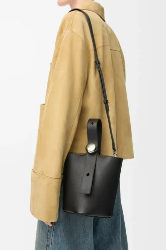 Mini sac seau Pebble en cuir de veau grainé souple noir