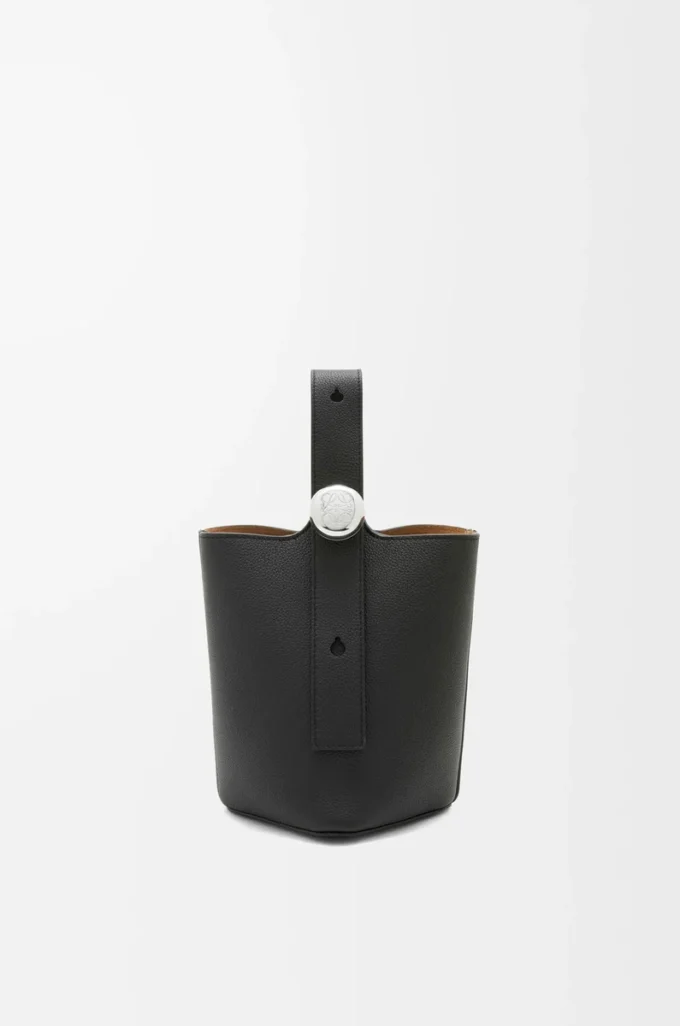 Mini sac seau Pebble en cuir de veau grainé souple noir