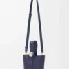 Mini sac seau Pebble en cuir de veau lisse bleu abysse