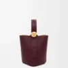 Mini sac seau Pebble en cuir de veau lisse Dark Burgundy Mini sac seau Pebble en cuir de veau lisse Dark Burgundy