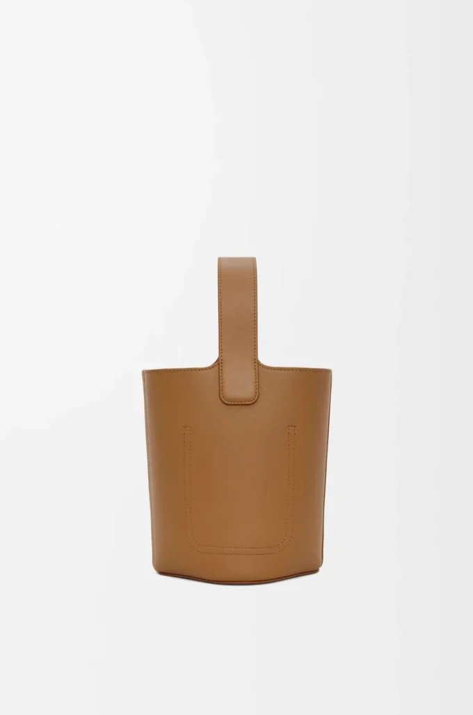Mini sac seau Pebble en cuir de veau lisse Oak Mini sac seau Pebble en cuir de veau lisse Oak