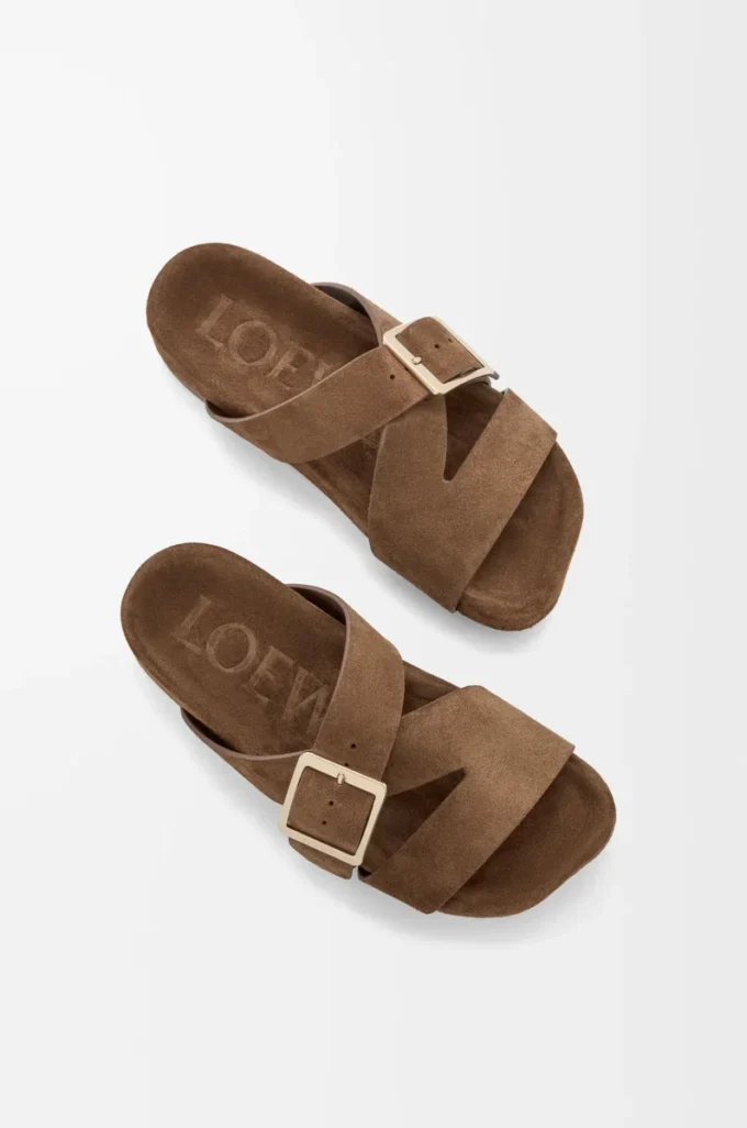 Mule à boucle en daim marron
