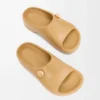 Mule Pebble en mousse Medium Concealer/Gold