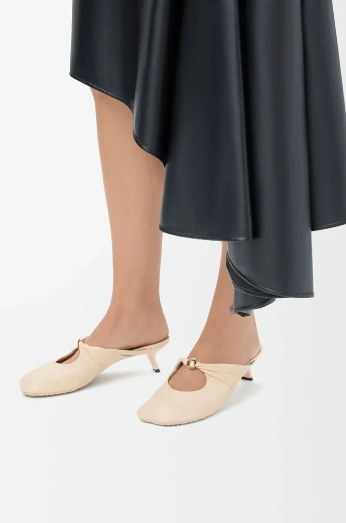 Mule Pebble Soft en cuir d&rsquo;agneau nappa Dough