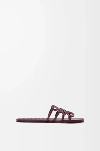 Mule Petal Anagram en cuir de veau souple Bordeaux foncé