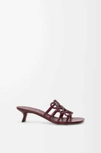 Mule Petal Anagram en cuir de veau souple Bordeaux foncé