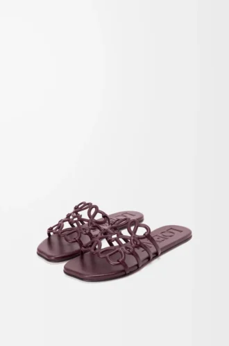 Mule Petal Anagram en cuir de veau souple Bordeaux foncé