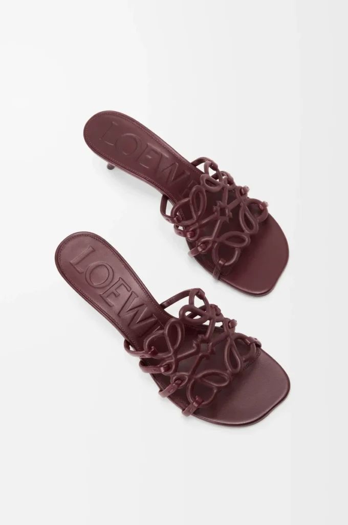 Mule Petal Anagram en cuir de veau souple Bordeaux foncé