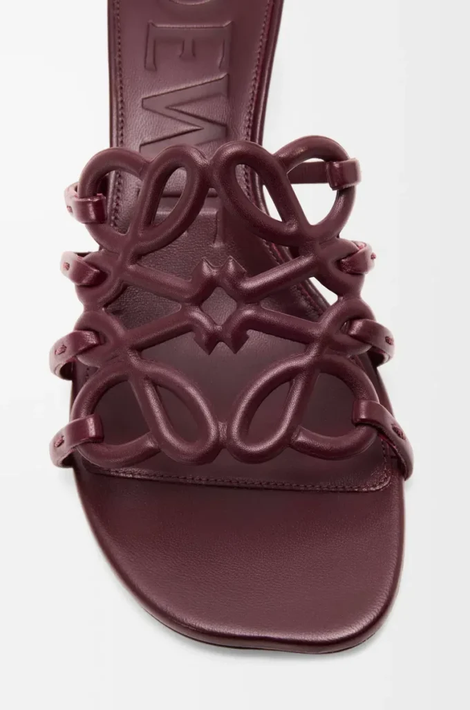 Mule Petal Anagram en cuir de veau souple Bordeaux foncé