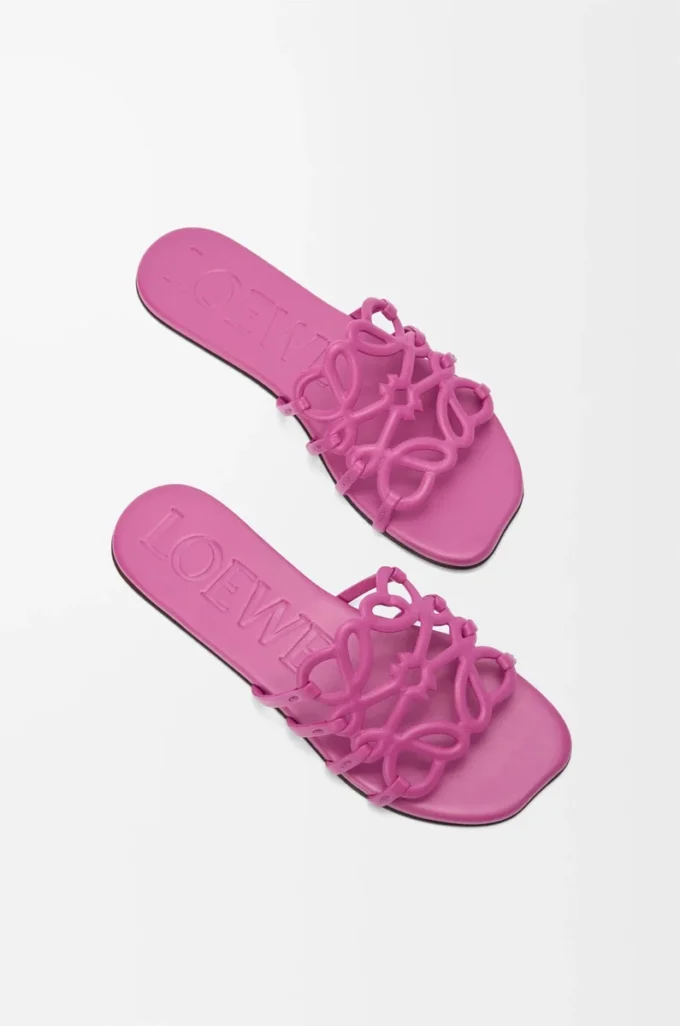 Mules Petal Anagram en cuir de veau souple fuchsia
