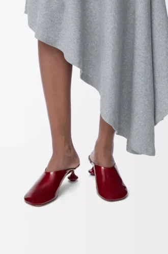 Mules Toy en cuir d&rsquo;agneau verni souple rouge foncé