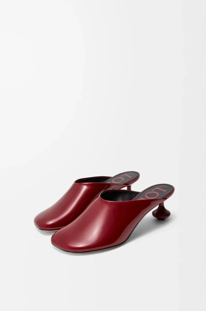 Mules Toy en cuir d&rsquo;agneau verni souple rouge foncé