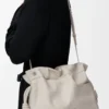 Panta moyen Pochette Flamenco en cuir de veau brillant Light Ghost