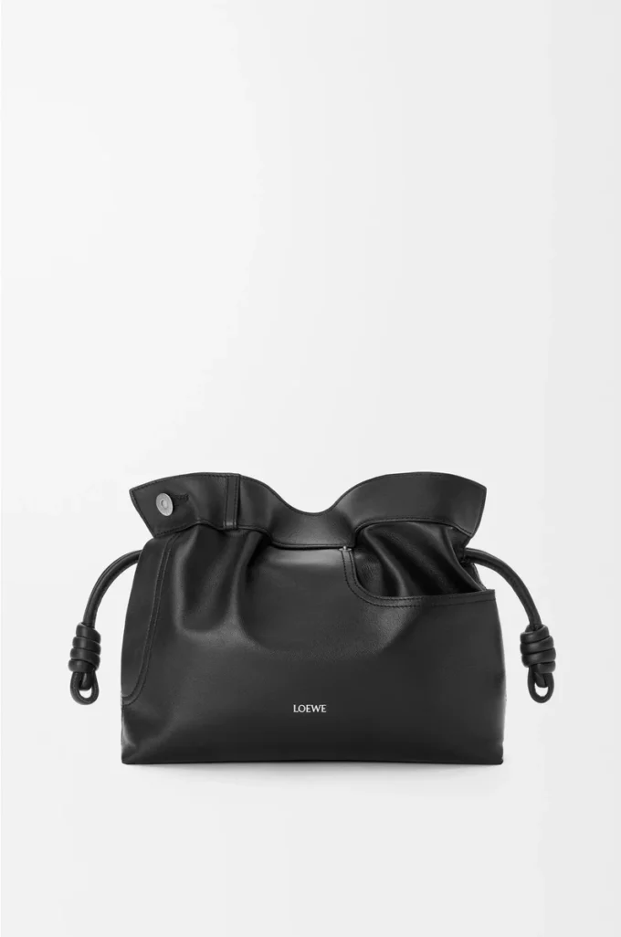 Panta pochette Flamenco moyenne en cuir de veau brillant Noir