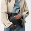 Panta pochette Flamenco moyenne en cuir de veau brillant Noir