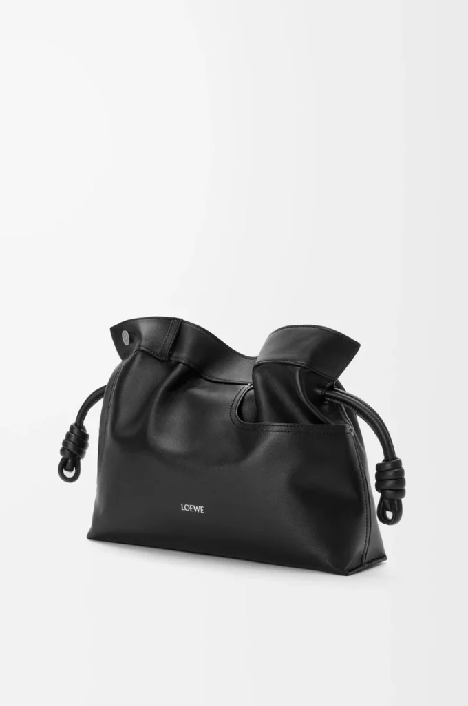 Panta pochette Flamenco moyenne en cuir de veau brillant Noir