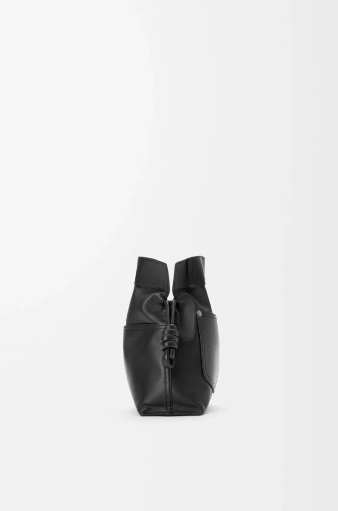 Panta pochette Flamenco moyenne en cuir de veau brillant Noir