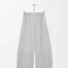 Pantalon bouffant en cuir de chèvre suédé gris clair