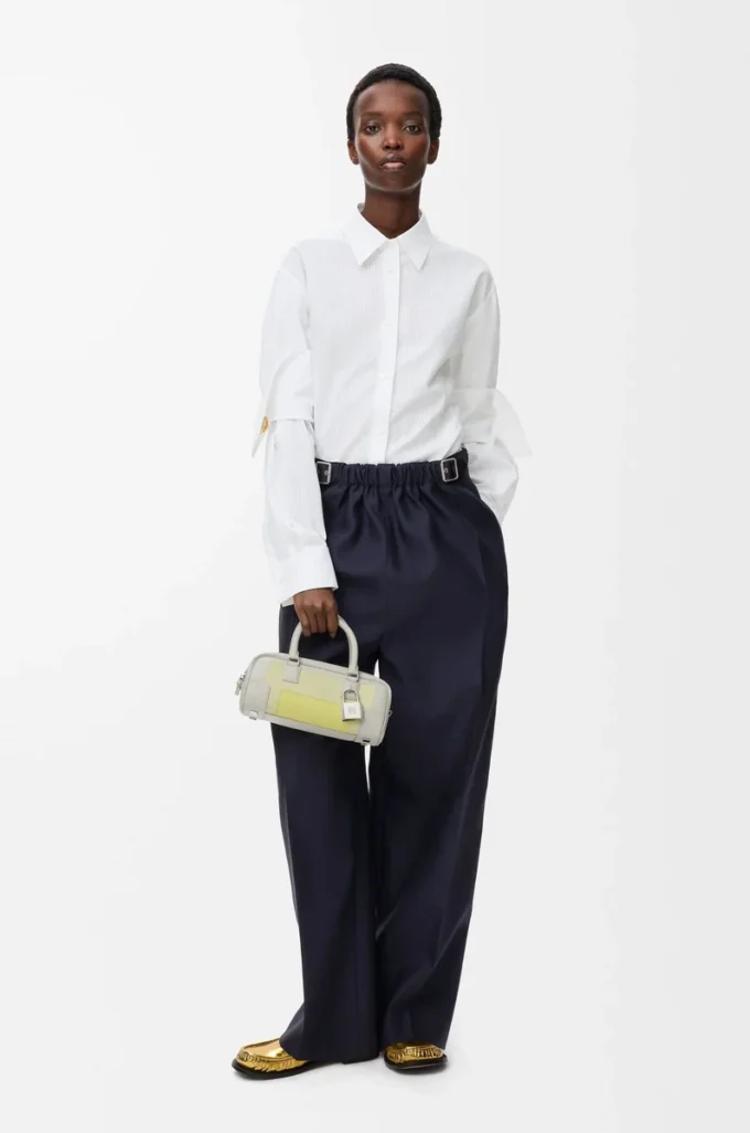 Pantalon ceinturé en laine et soie bleu marine