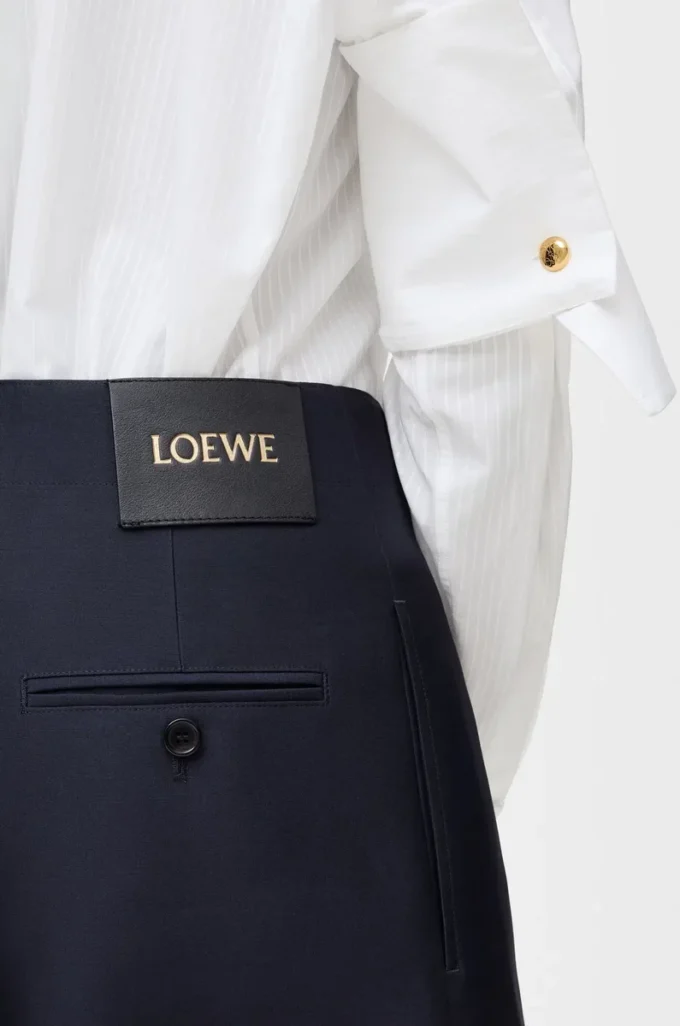 Pantalon ceinturé en laine et soie bleu marine