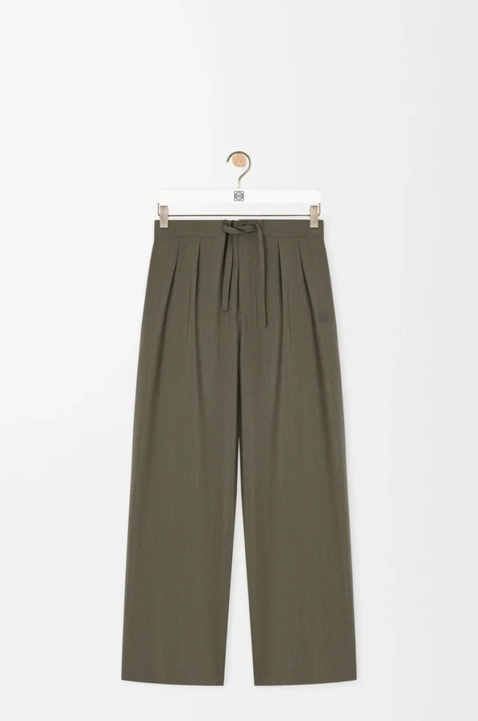 Pantalon à cordon en laine vert kaki Pantalon à cordon en laine vert kaki