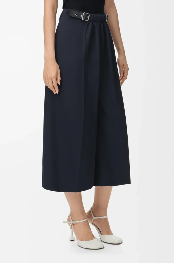 Pantalon court à ceinture en laine bleu marine