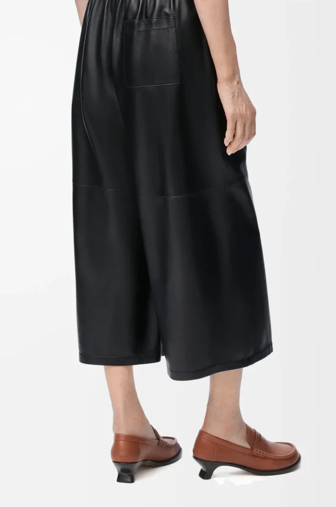 Pantalon court en cuir d&rsquo;agneau nappa Noir