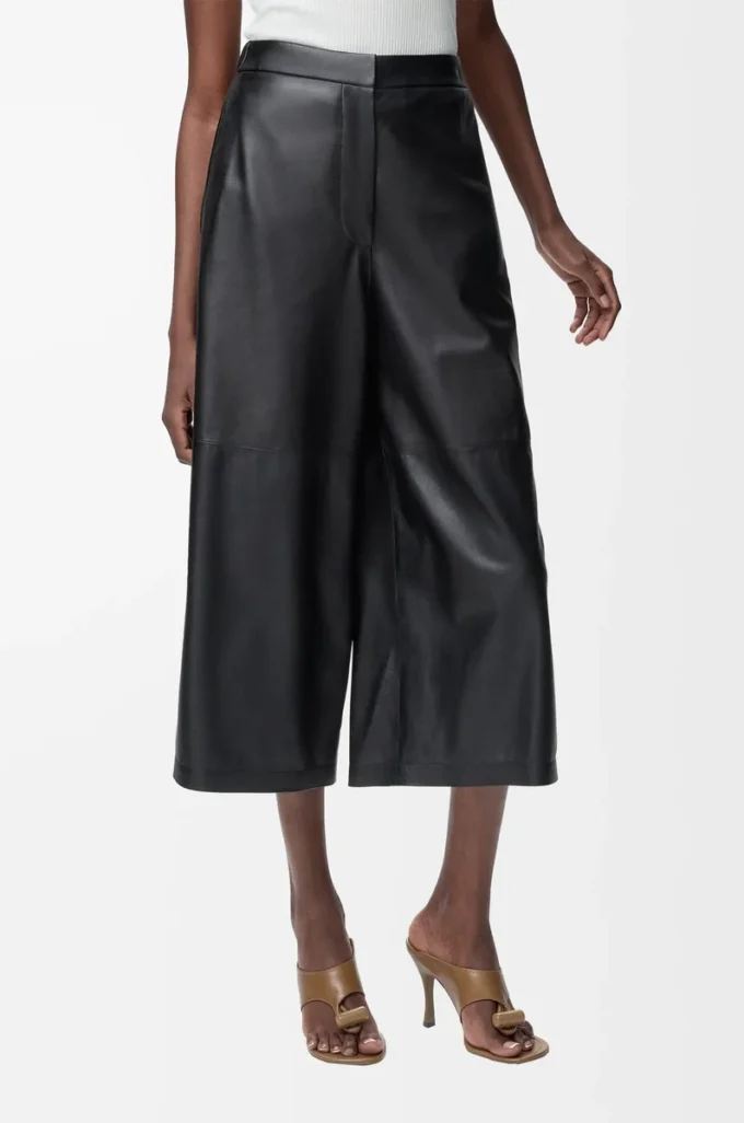 Pantalon court en cuir d&rsquo;agneau nappa Noir