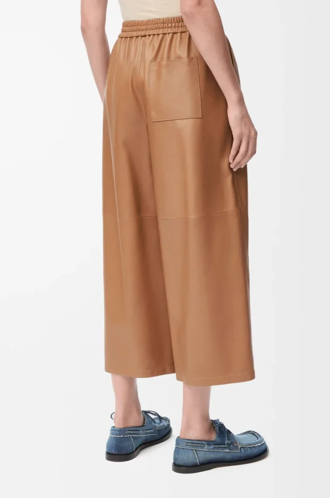 Pantalon court en cuir d&rsquo;agneau nappa Toffee