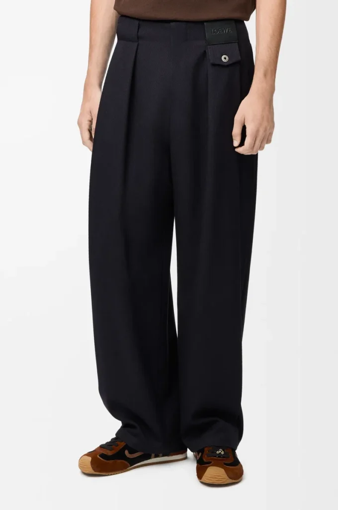 Pantalon en laine bleu marine foncé Pantalon en laine bleu marine foncé