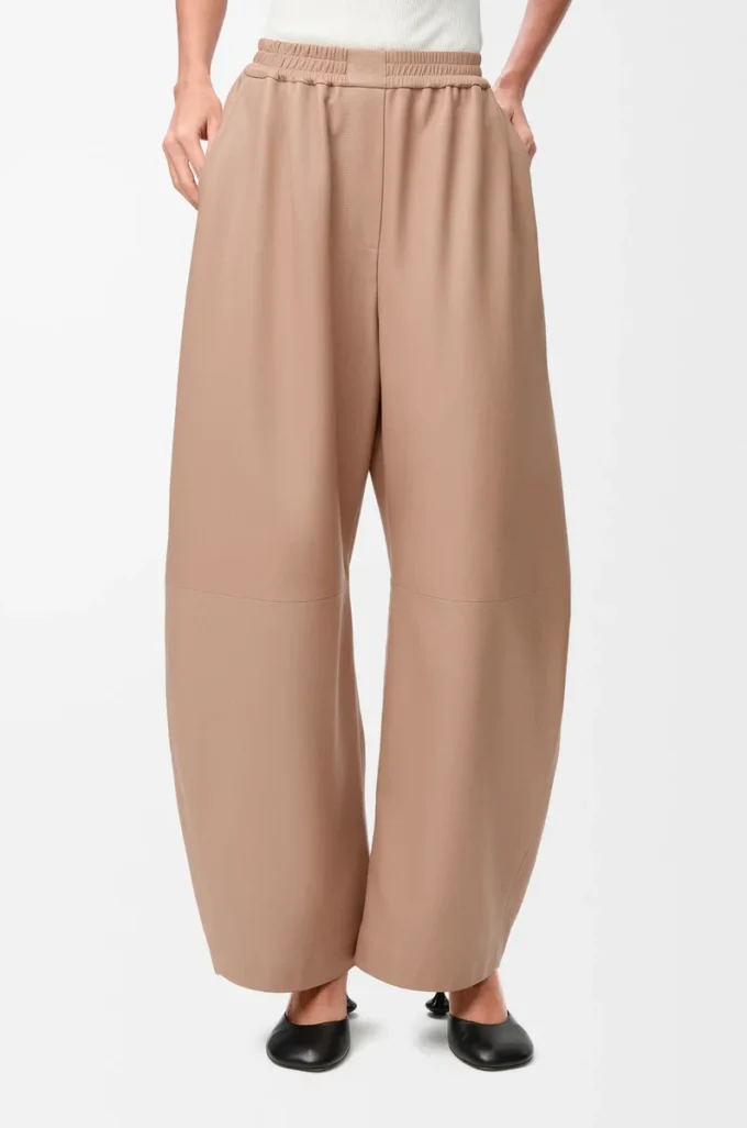 Pantalon large en cuir d&rsquo;agneau nappa Beige