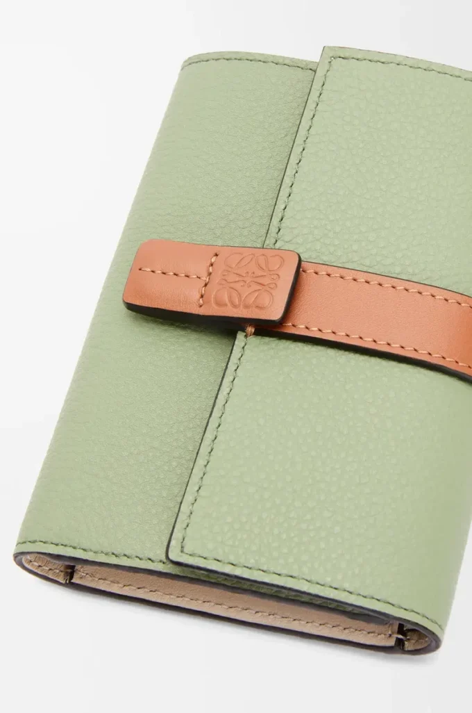 Petit portefeuille vertical en cuir de veau grainé souple Rosemary/Tan