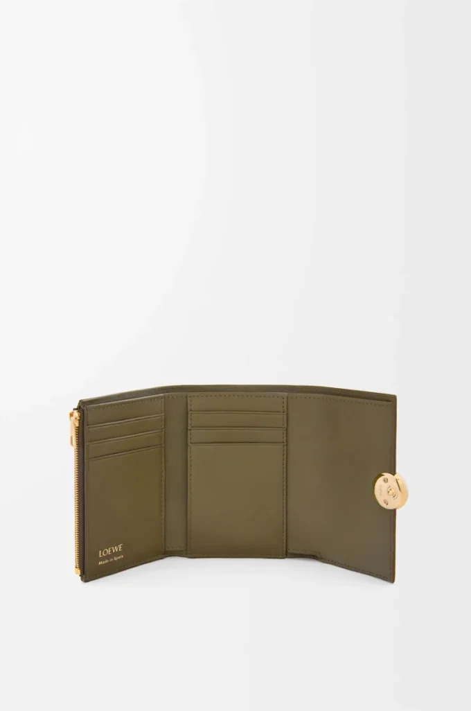 Petit portefeuille vertical Pebble en cuir de veau grainé Pebble Dark Khaki