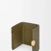 Petit portefeuille vertical Pebble en cuir de veau grainé Pebble Dark Khaki