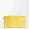 Petit portefeuille vertical Pebble en cuir de veau nappa brillant Baby Corn