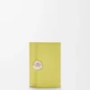 Petit portefeuille vertical Pebble en cuir de veau nappa brillant Light Citrine