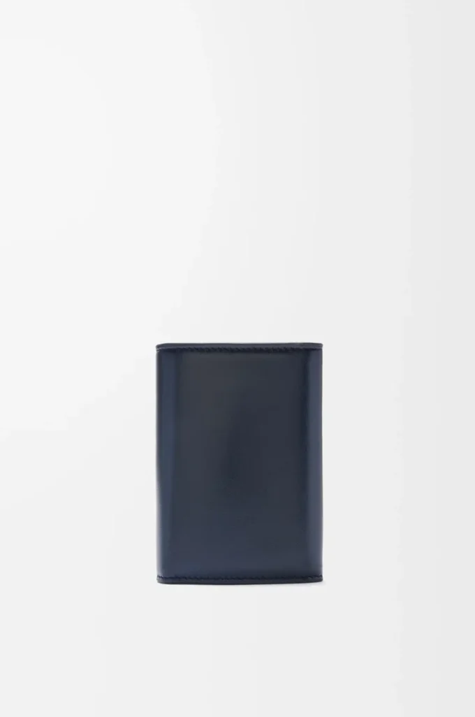 Petit portefeuille vertical Puffer Anagram en cuir de veau nappa brillant bleu marine foncé Petit portefeuille vertical Puffer Anagram en cuir de veau nappa brillant bleu marine foncé