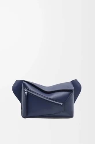 Petit sac banane Puzzle Edge en cuir de veau classique bleu abysse